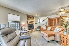 Condo w/ Hot Tub ~ 4 Miles to Ruidoso Winter Park!