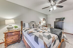 Condo w/ Hot Tub ~ 4 Miles to Ruidoso Winter Park!