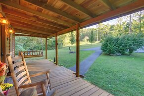 Backyard & Porch: Rural Cosby Log Cabin!
