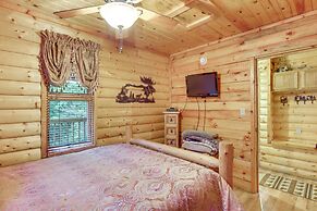 Backyard & Porch: Rural Cosby Log Cabin!