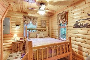 Backyard & Porch: Rural Cosby Log Cabin!