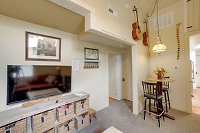 Walk to Water St & River: Quaint Saugatuck Apt