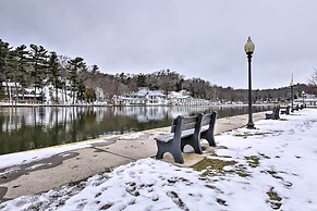 Walk to Water St & River: Quaint Saugatuck Apt