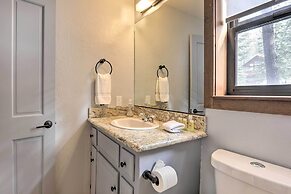 Chic Truckee Cabin Close to Golf Course & Hiking
