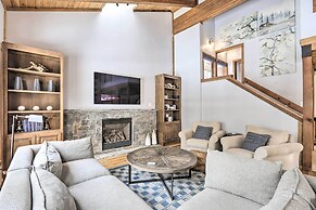 Chic Truckee Cabin Close to Golf Course & Hiking