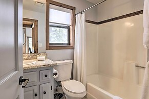 Chic Truckee Cabin Close to Golf Course & Hiking