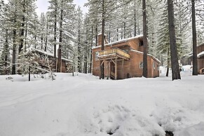 Chic Truckee Cabin Close to Golf Course & Hiking