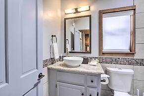 Chic Truckee Cabin Close to Golf Course & Hiking