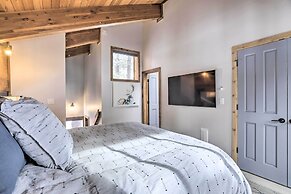 Chic Truckee Cabin Close to Golf Course & Hiking