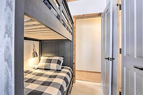 Chic Truckee Cabin Close to Golf Course & Hiking