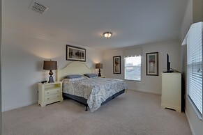 Spacious Resort Home w/ Pool - 11 Mi to Disney!