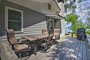 Pine River Lake Home w/ Boat & Kayak Rentals!