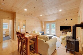 Cozy Apt w/ Deck, ~ 5 Miles to Acadia Nat'l Park!