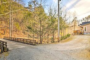 Idyllic Creekside Bryson City Gem w/ Hot Tub!