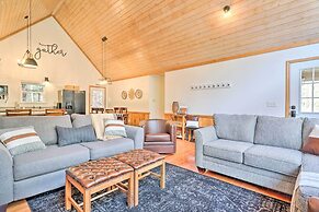 Idyllic Creekside Bryson City Gem w/ Hot Tub!