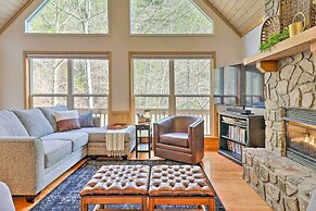 Idyllic Creekside Bryson City Gem w/ Hot Tub!