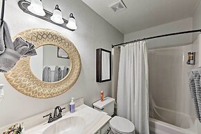 Pinetop Condo w/ Deck, Grill, 30 Mi to Sunrise Ski