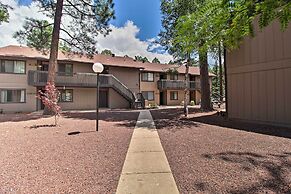 Pinetop Condo w/ Deck, Grill, 30 Mi to Sunrise Ski