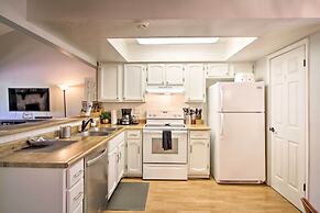 Pinetop Condo w/ Deck, Grill, 30 Mi to Sunrise Ski