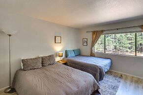 Pinetop Condo w/ Deck, Grill, 30 Mi to Sunrise Ski