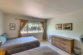 Pinetop Condo w/ Deck, Grill, 30 Mi to Sunrise Ski