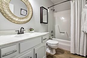 Pinetop Condo w/ Deck, Grill, 30 Mi to Sunrise Ski