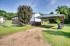 Lake Texoma Cabin Near Willow Springs Marina!