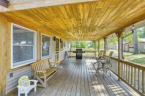 Peaceful Long Lake Cottage w/ Deck, Dock & Kayaks!