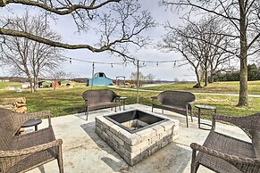 Farm-style Ste. Genevieve Retreat w/ Fire Pit!