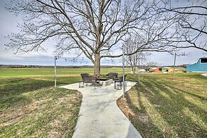 Farm-style Ste. Genevieve Retreat w/ Fire Pit!