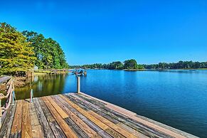 Cozy Toledo Bend A-frame w/ Waterfront Views!