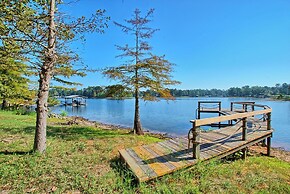 Cozy Toledo Bend A-frame w/ Waterfront Views!
