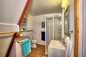 Cozy Toledo Bend A-frame w/ Waterfront Views!