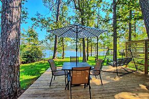 Cozy Toledo Bend A-frame w/ Waterfront Views!