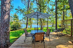 Cozy Toledo Bend A-frame w/ Waterfront Views!
