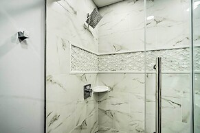 Long Branch Getaway: Grill, 1 Block to Beach!