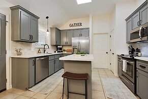 Charming Baton Rouge Retreat ~ 3 Mi to Lsu!