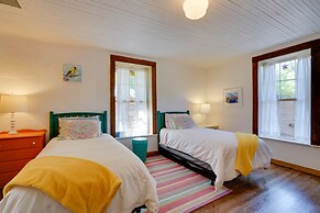 Patagonia Cottage w/ Patio & Yard: Walk to Town!