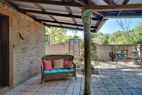 Patagonia Cottage w/ Patio & Yard: Walk to Town!