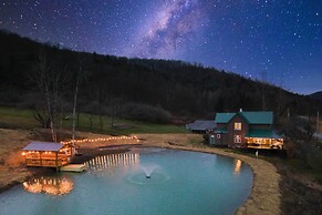 The Olde Homestead w/ Fire Pit & Mountain Views!