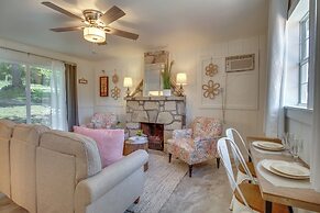 Cozy Mountain Home Cottage: Walk to Marina!