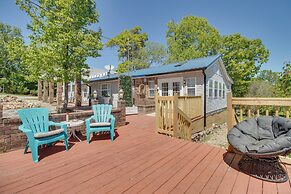 Cozy Mountain Home Cottage: Walk to Marina!