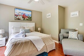 Louisville Apartment - Walk to Restaurants!