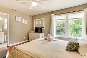 Louisville Apartment - Walk to Restaurants!