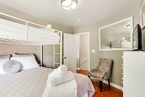 Louisville Apartment - Walk to Restaurants!