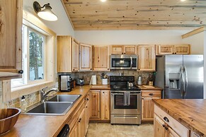 Quiet Mtn Cabin w/ Deck < 5 Mi to Fairplay Beach!