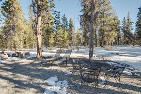 Quiet Mtn Cabin w/ Deck < 5 Mi to Fairplay Beach!