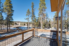 Quiet Mtn Cabin w/ Deck < 5 Mi to Fairplay Beach!