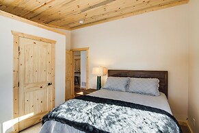 Quiet Mtn Cabin w/ Deck < 5 Mi to Fairplay Beach!