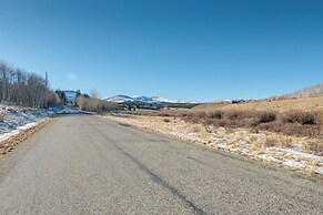 Quiet Mtn Cabin w/ Deck < 5 Mi to Fairplay Beach!